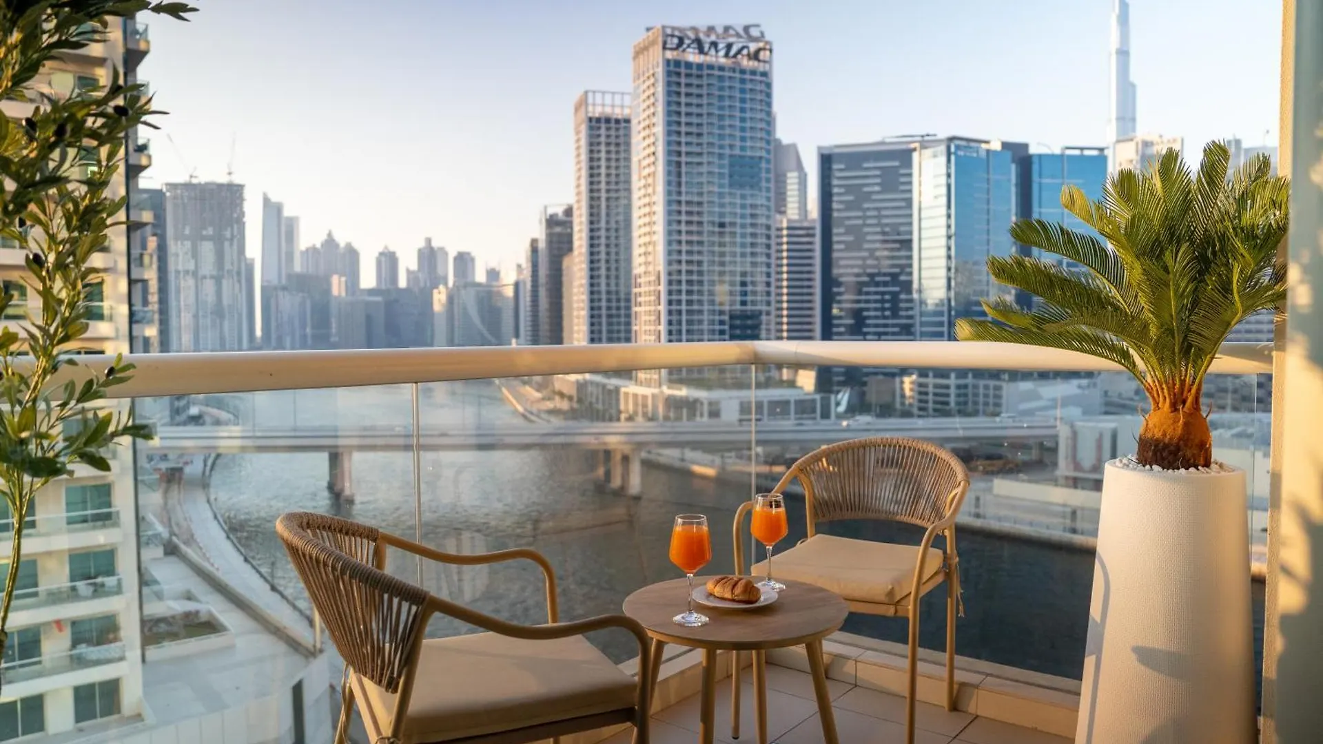 Skyline Dream - 1 Bhk - Burj And Canal Views Dubai Holiday home